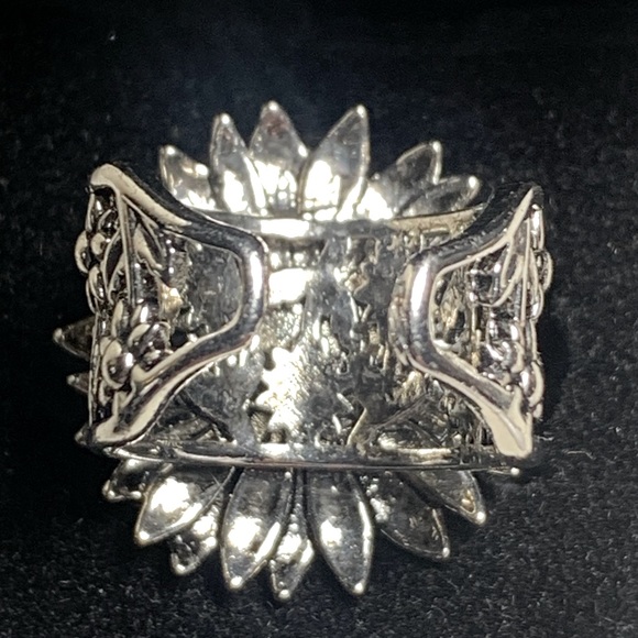 ADJUSTABLE SILVER PLATED PEARL 
SUNFLOWER  RING SZ 6.5 - Picture 6 of 6